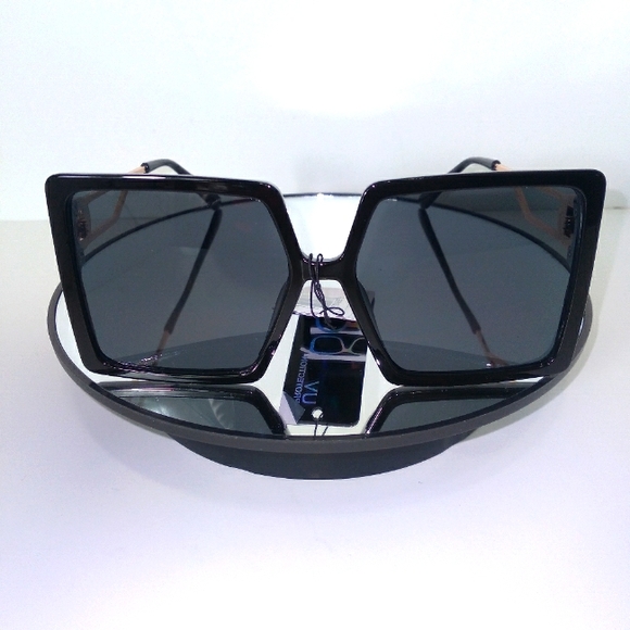 Black And Gold Oversized Square Sunglasses - Picture 2 of 7